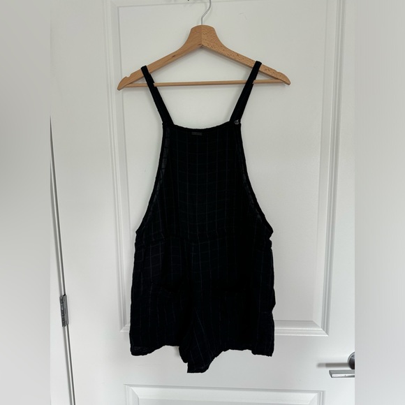 Billabong romper black checkered size Small adjustable - Picture 10 of 10